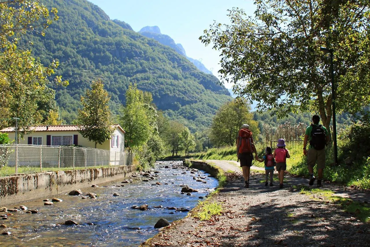Chalets Et Gites D'Orlu 0*, Orlu