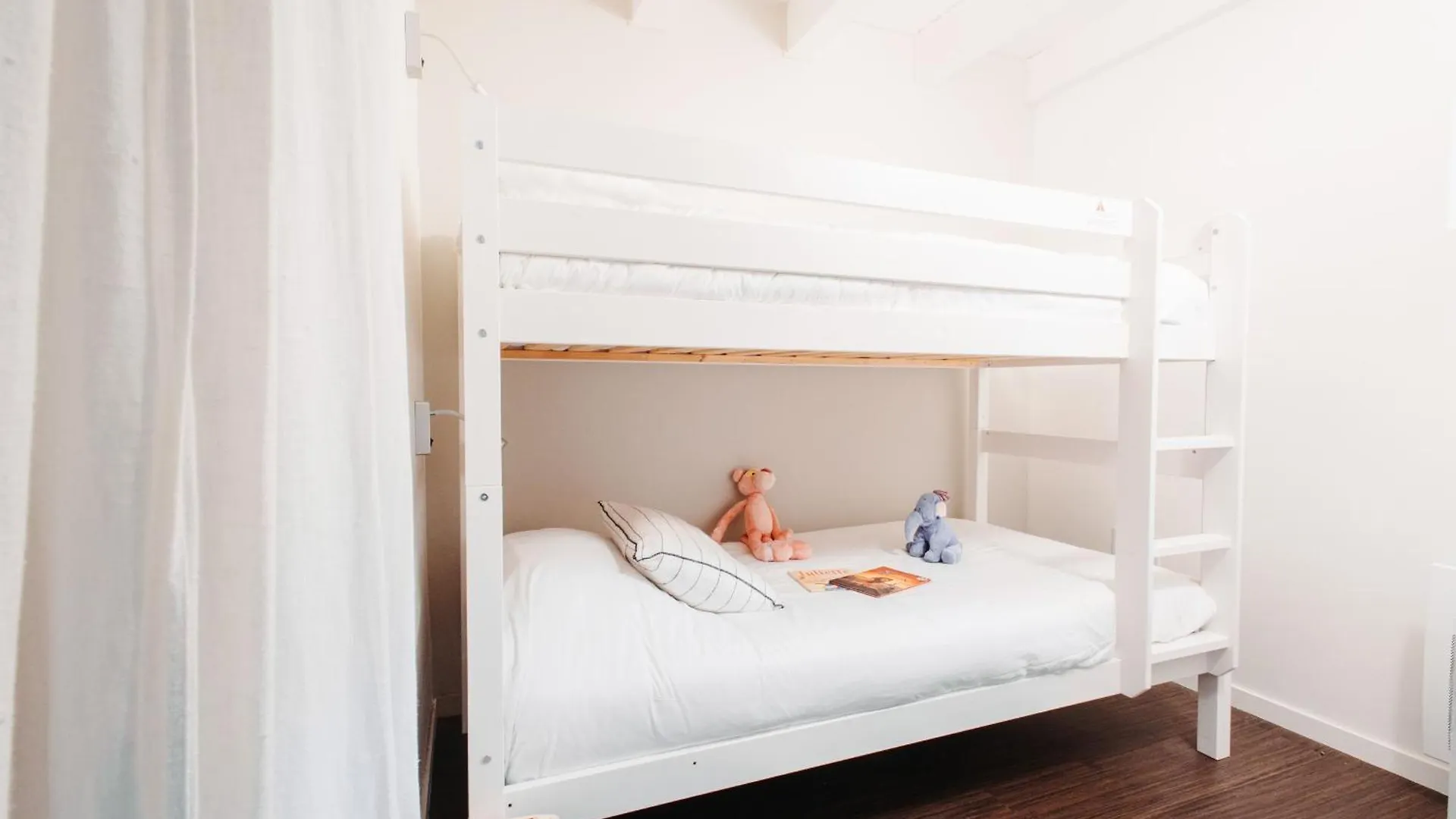 Holiday home Chalets Et Gites D'Orlu