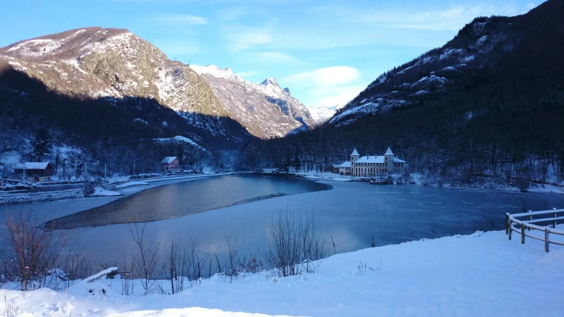 Holiday home Chalets Et Gites D'Orlu