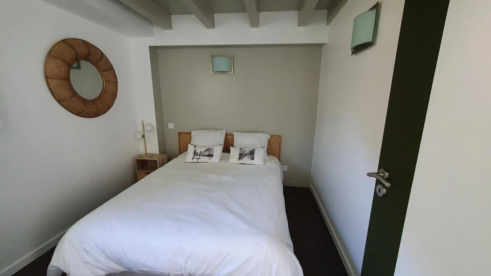 Holiday home Chalets Et Gites D'Orlu